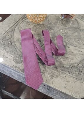 CALVIN KLEIN SILK TIE
